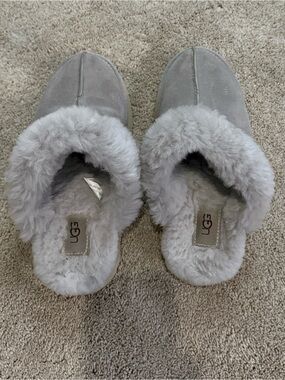 UGG Women's Light Gray Disquette Slippers